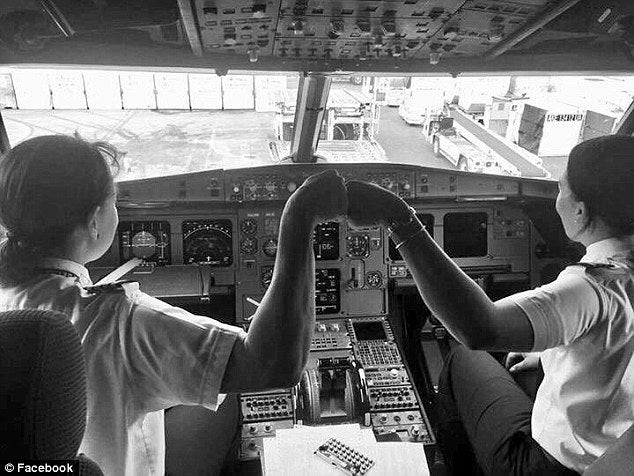 Two Black Female Pilots Made History Flying Together and The Photos Are Everything
